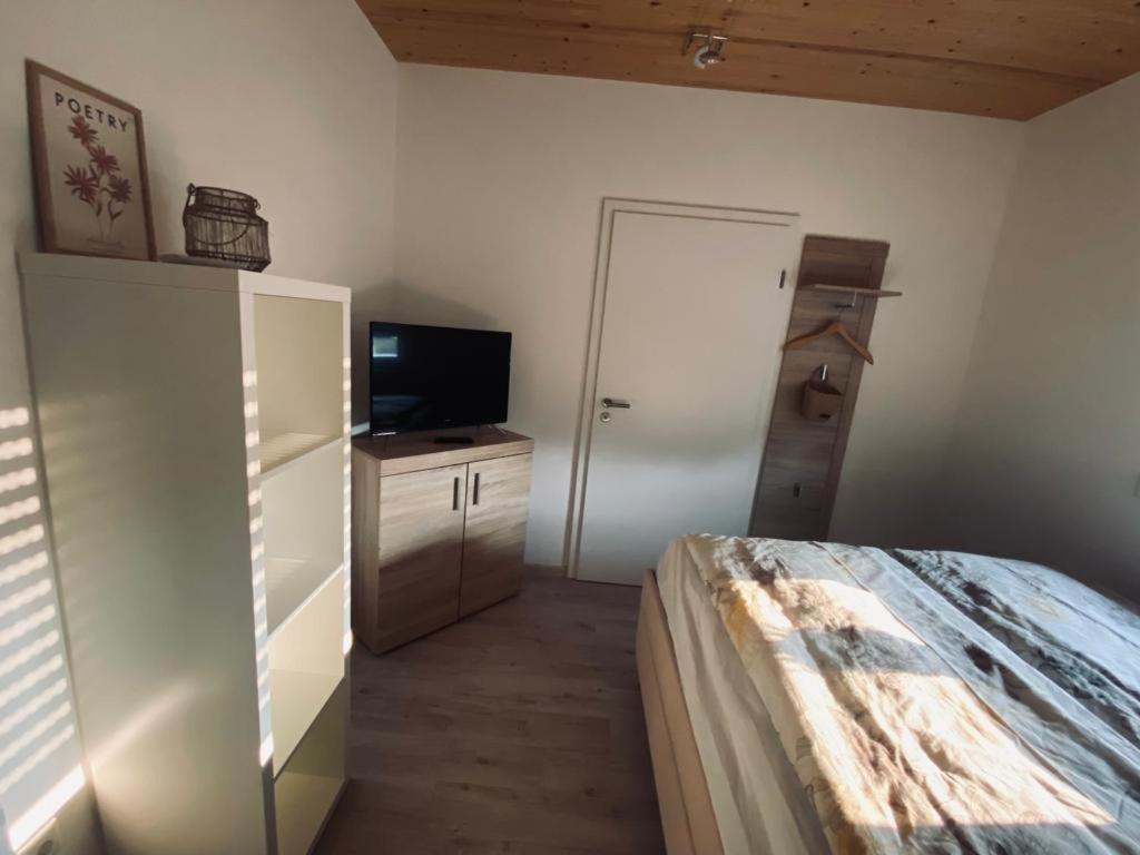 M. Eigenem Bad Und Badewanne Direkt Am Wald * Amöneburg